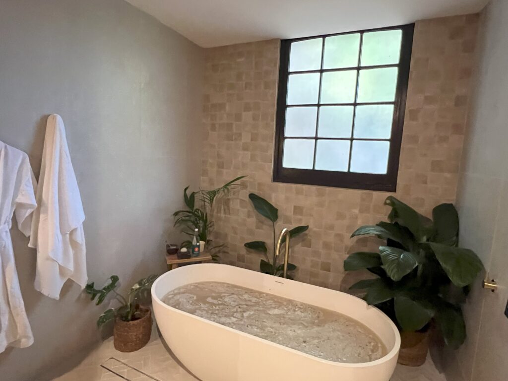 The Private Baths Are Ready For Guests 1024x768 The Private Baths Are Ready For Guests 1024x768